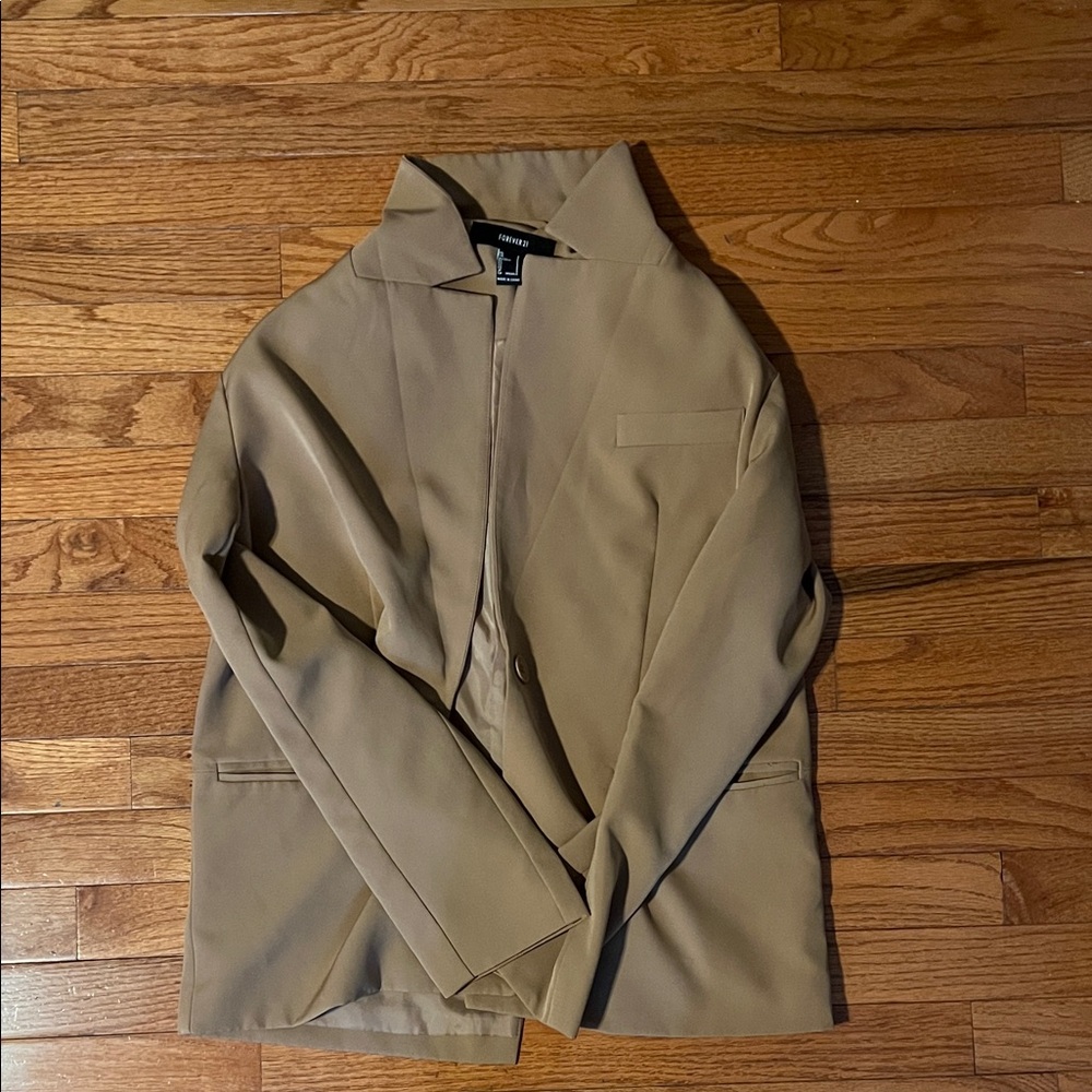 Forever 21 Women’s Tan Lightweight Jacket